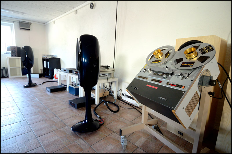 Jrna-03.jpg